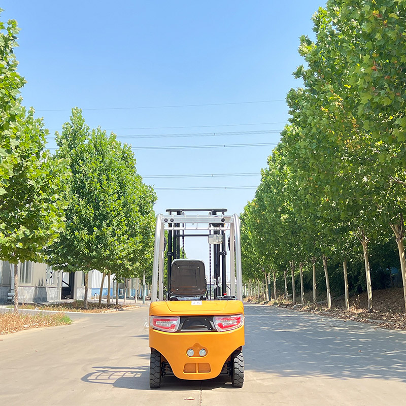Küçük Elektrikli Forkliftler