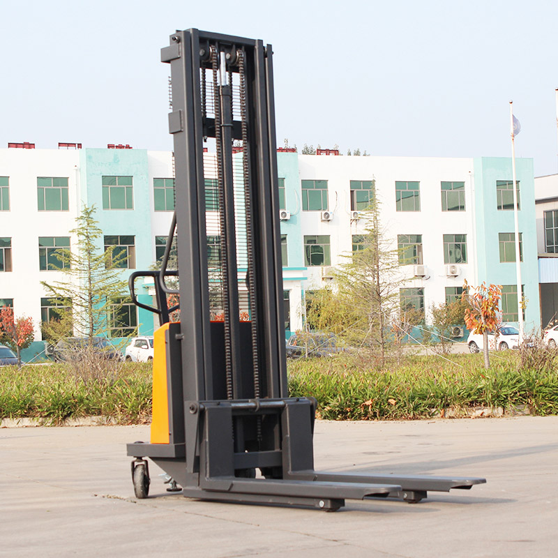 Elektrikli İstifleyiciler