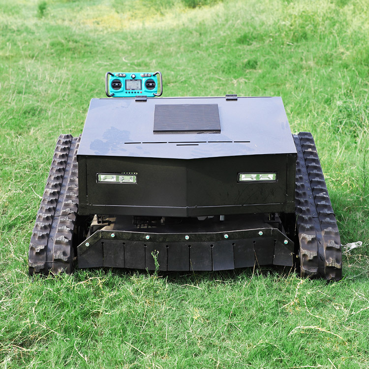 Benzinli çim biçme makinesi