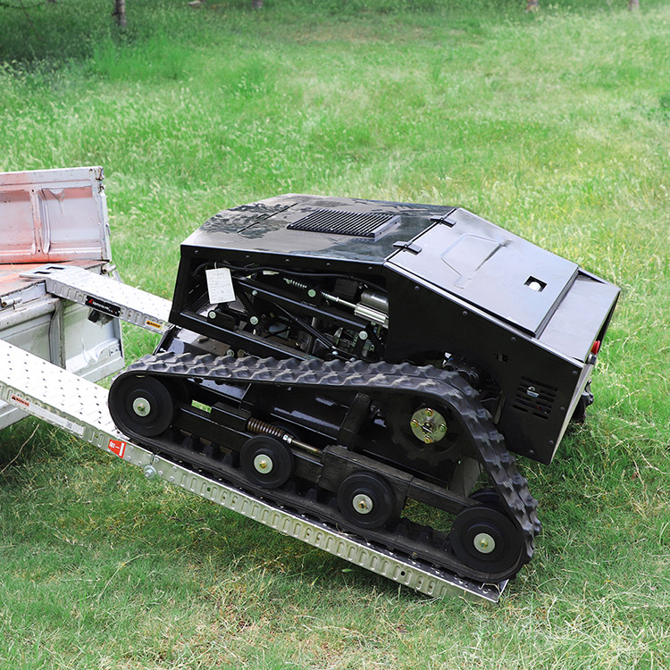 Benzinli çim biçme makinesi