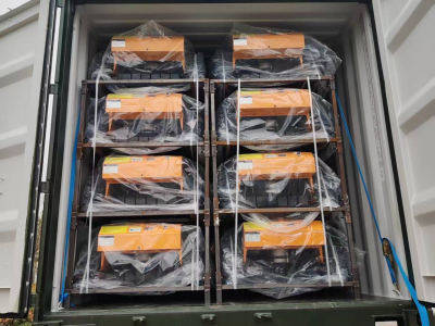 Avrupa'daki denizaşırı depolarda çim biçme makineleri stokta