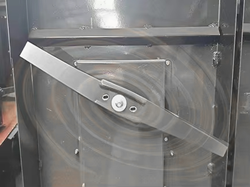 Sıfır dönüşlü çim biçme makineleri