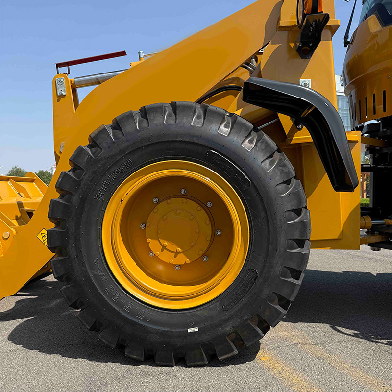 Her Türlü Arazi Yükleyicisi.jpg Her Türlü Arazi Yükleyicisi.jpg