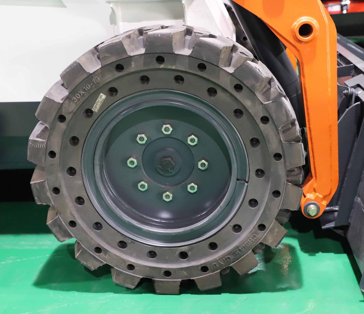 Yeni New Holland skid steer Yeni New Holland skid steer