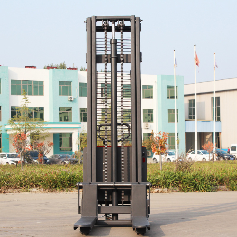 Elektrikli İstifleyiciler