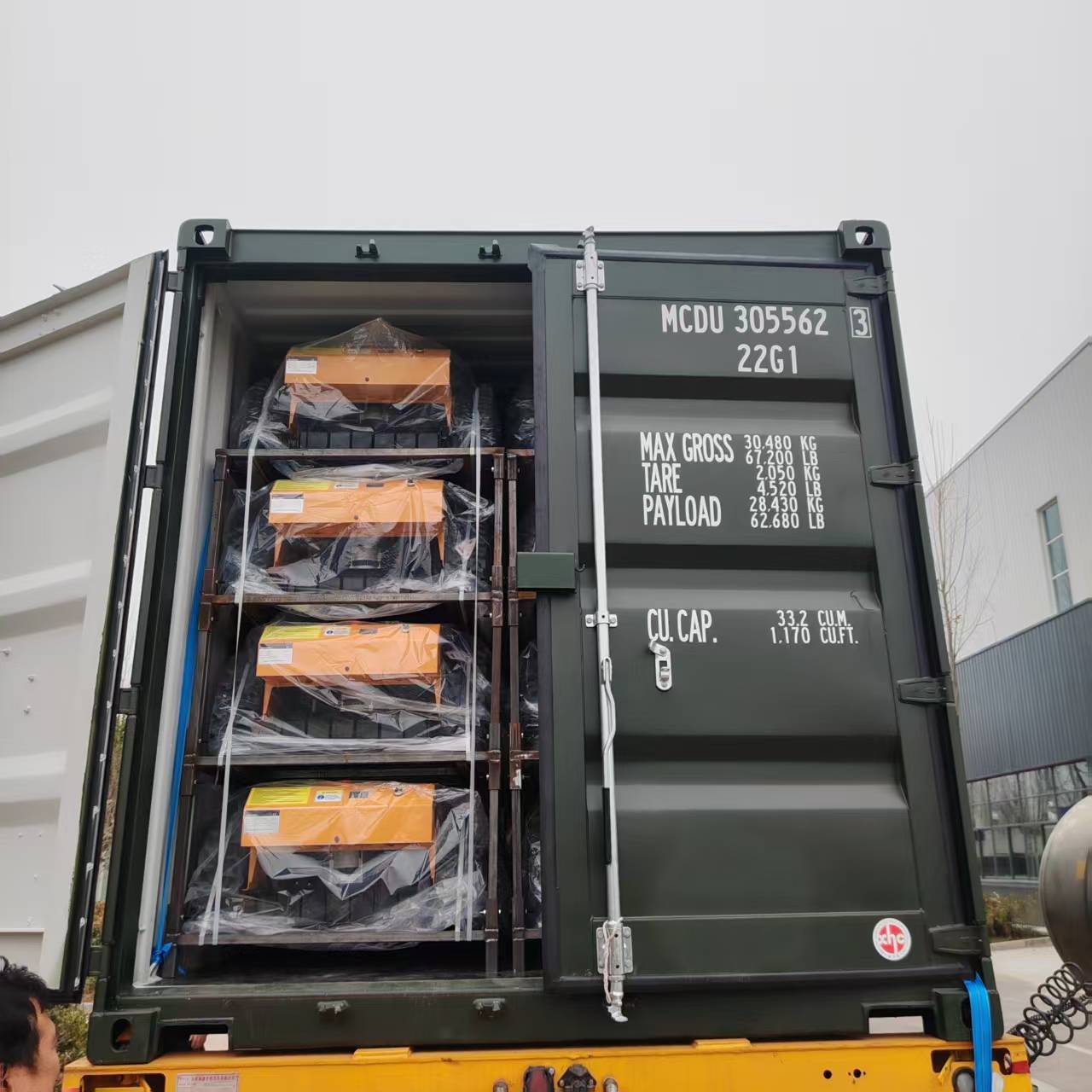 Avrupa'daki denizaşırı depolarda çim biçme makineleri stokta Avrupa'daki denizaşırı depolarda çim biçme makineleri stokta