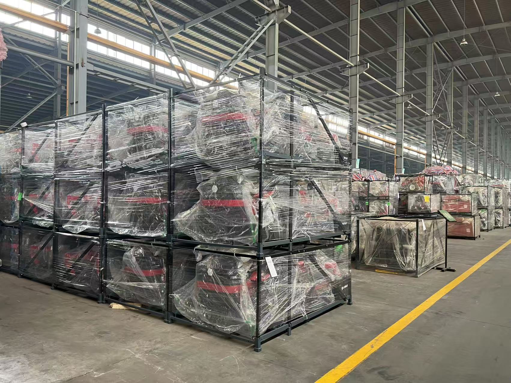 Avrupa'daki denizaşırı depolarda çim biçme makineleri stokta Avrupa'daki denizaşırı depolarda çim biçme makineleri stokta