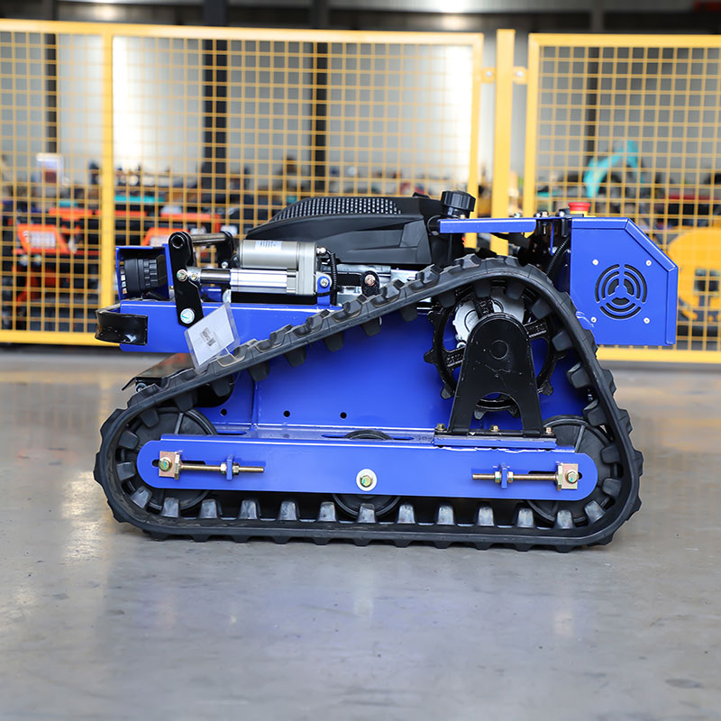 Yeni RC550S çim biçme makinesi, özellikle eğimler ve engebeli araziler için tasarlanmıştır. Yeni RC550S çim biçme makinesi, özellikle eğimler ve engebeli araziler için tasarlanmıştır.
